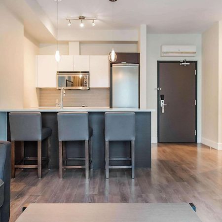 Les Suites Victoria, Ascend Hotel Collection Гатино Екстериор снимка