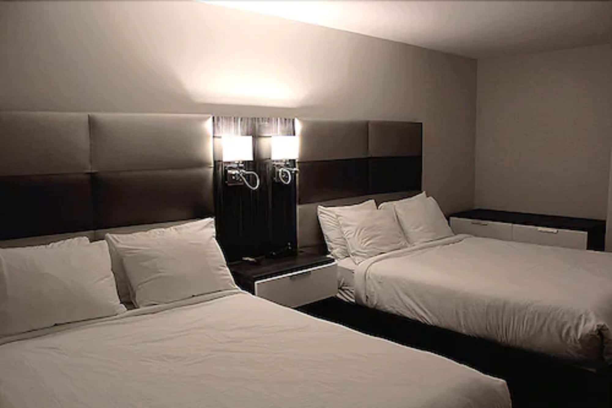 Les Suites Victoria, Ascend Hotel Collection Гатино Екстериор снимка