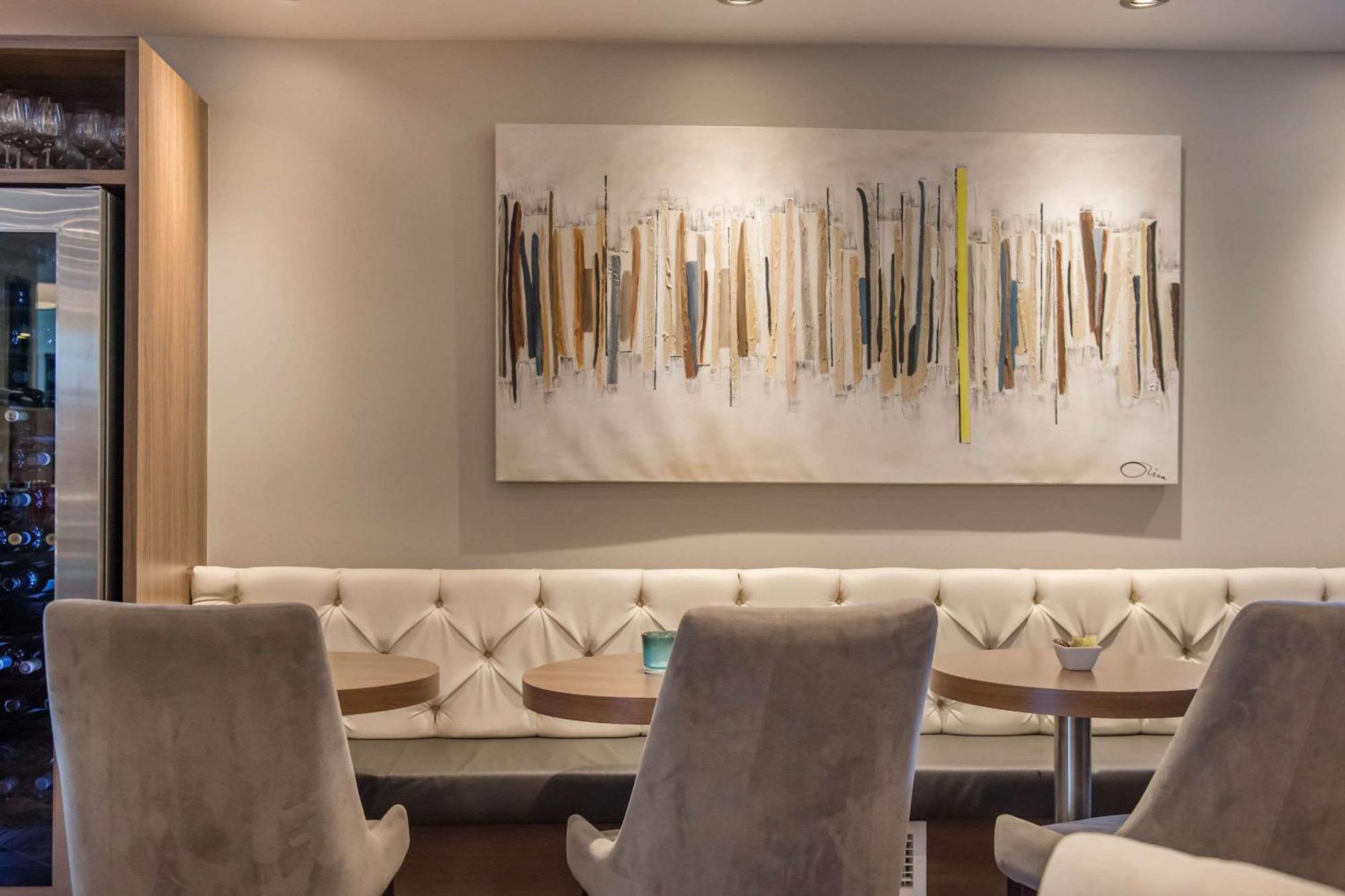 Les Suites Victoria, Ascend Hotel Collection Гатино Екстериор снимка