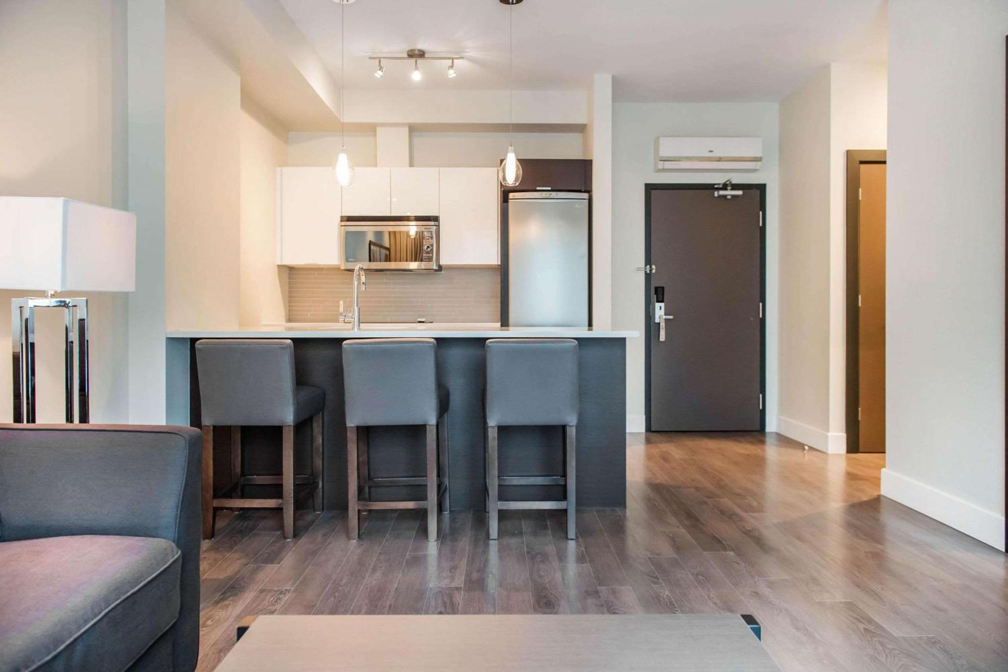 Les Suites Victoria, Ascend Hotel Collection Гатино Екстериор снимка