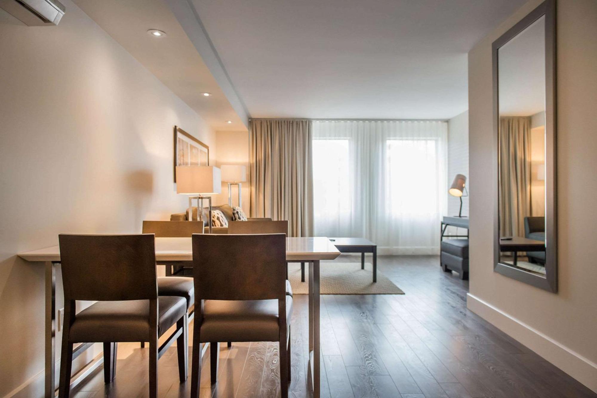 Les Suites Victoria, Ascend Hotel Collection Гатино Екстериор снимка