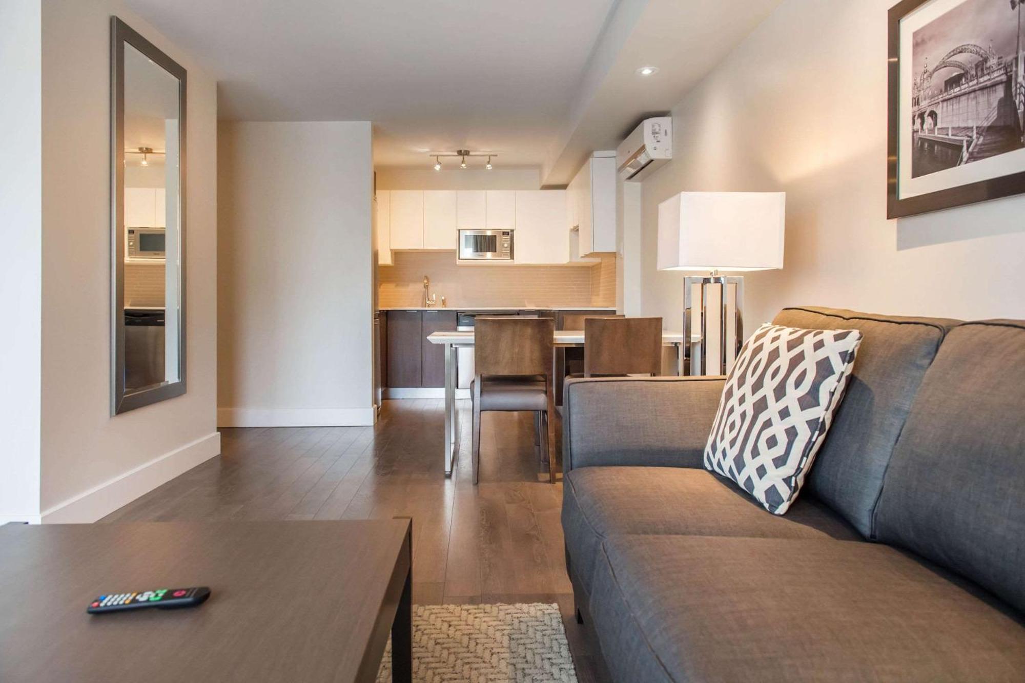 Les Suites Victoria, Ascend Hotel Collection Гатино Екстериор снимка