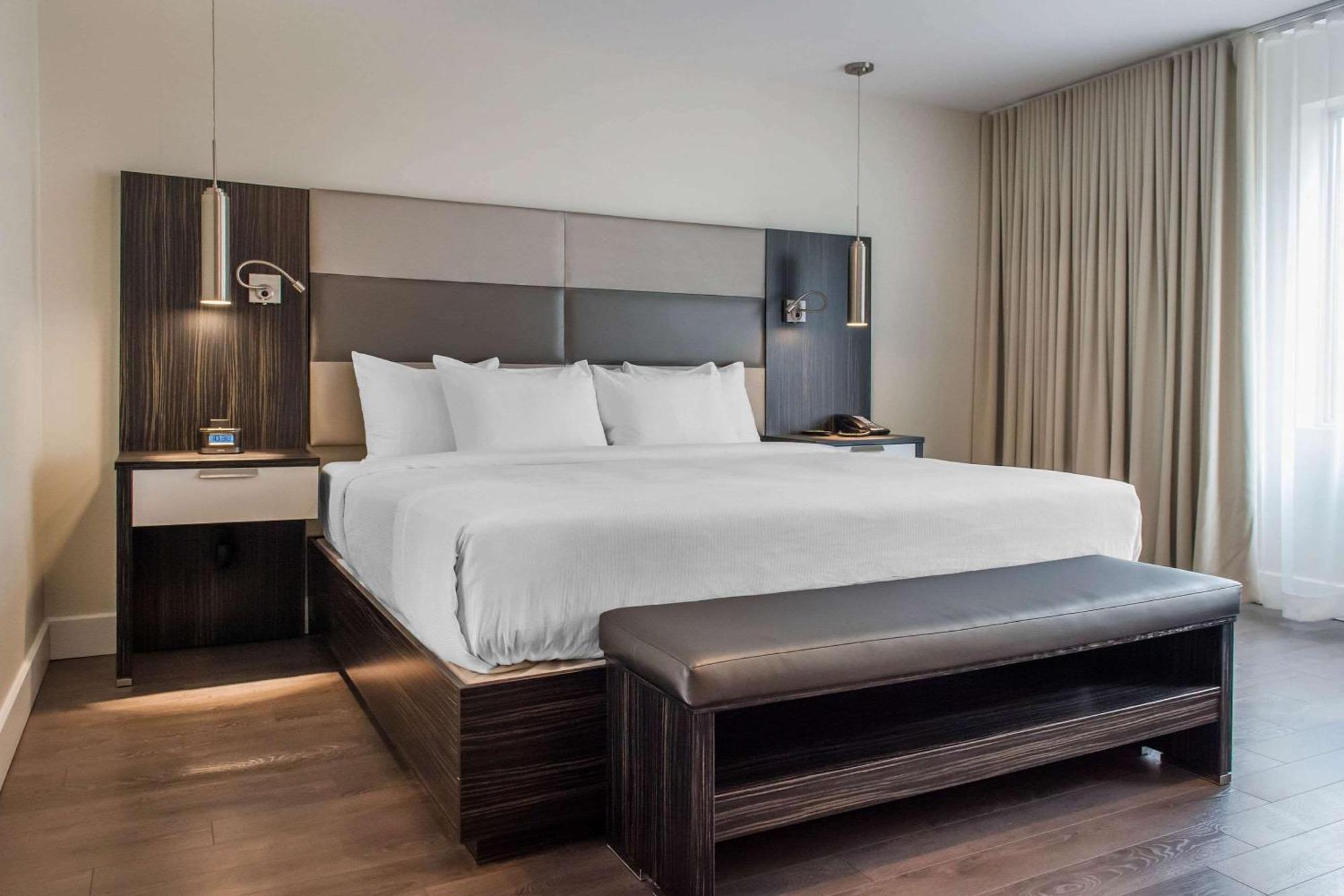 Les Suites Victoria, Ascend Hotel Collection Гатино Екстериор снимка