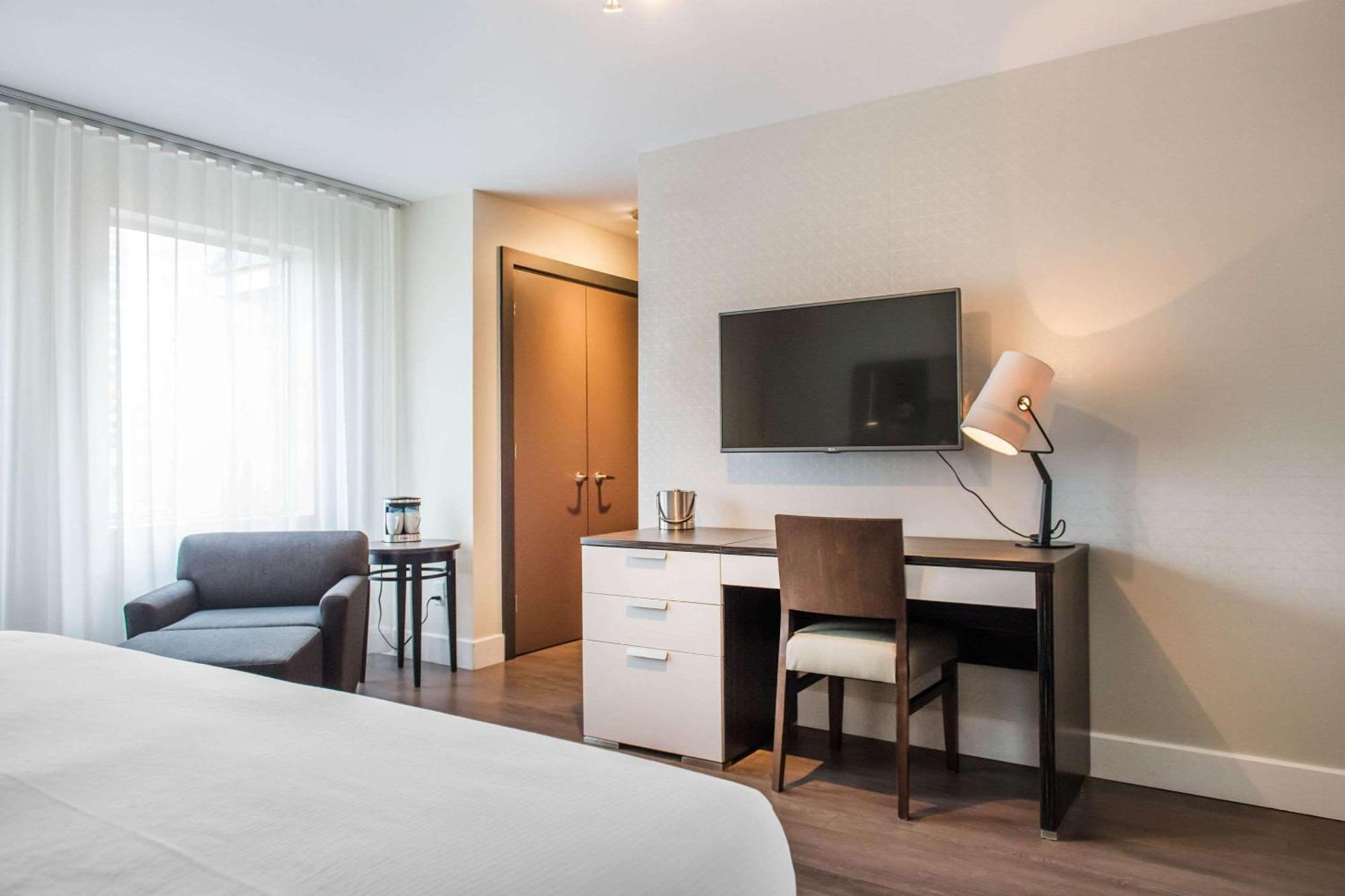 Les Suites Victoria, Ascend Hotel Collection Гатино Екстериор снимка