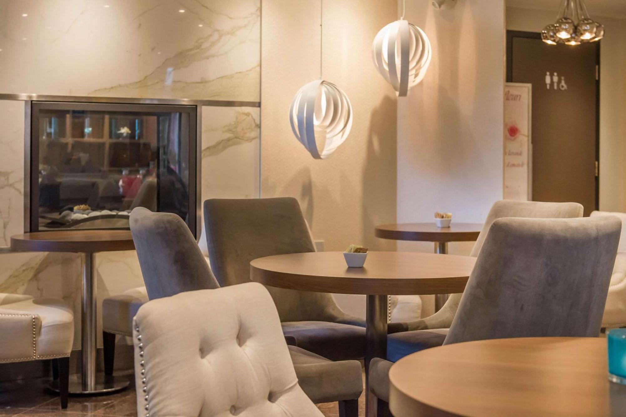 Les Suites Victoria, Ascend Hotel Collection Гатино Екстериор снимка