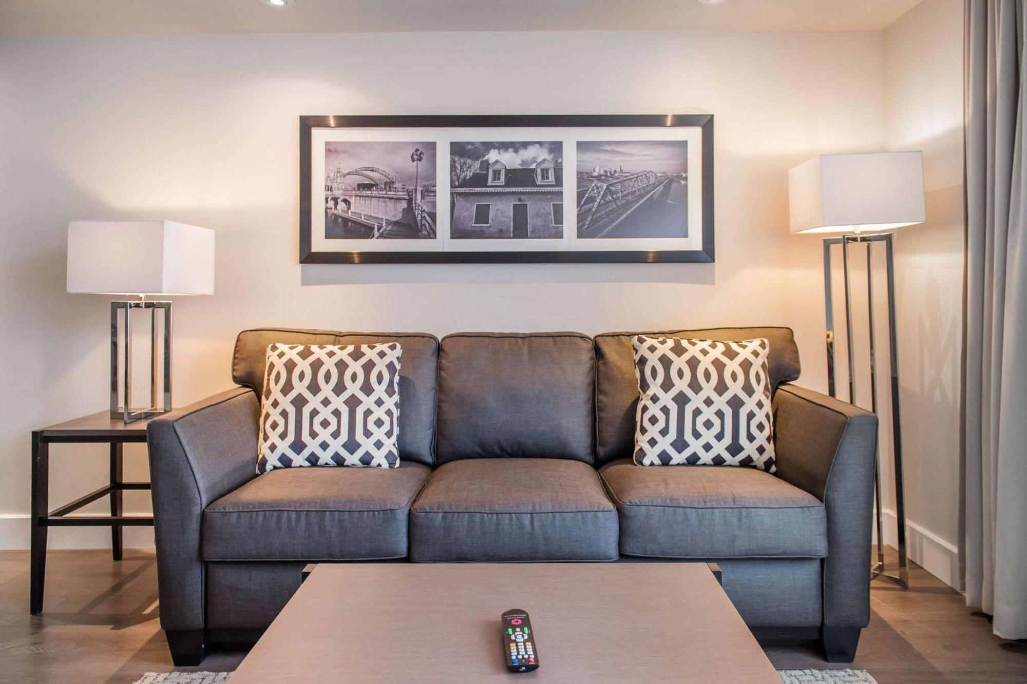 Les Suites Victoria, Ascend Hotel Collection Гатино Екстериор снимка