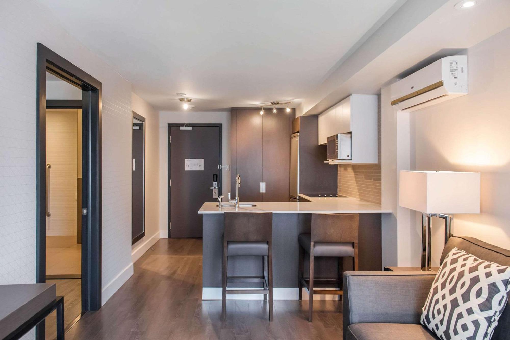 Les Suites Victoria, Ascend Hotel Collection Гатино Екстериор снимка