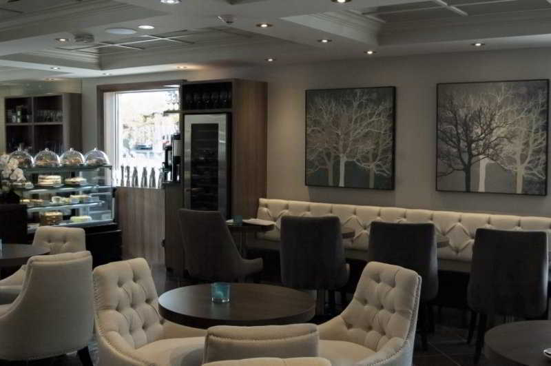 Les Suites Victoria, Ascend Hotel Collection Гатино Екстериор снимка